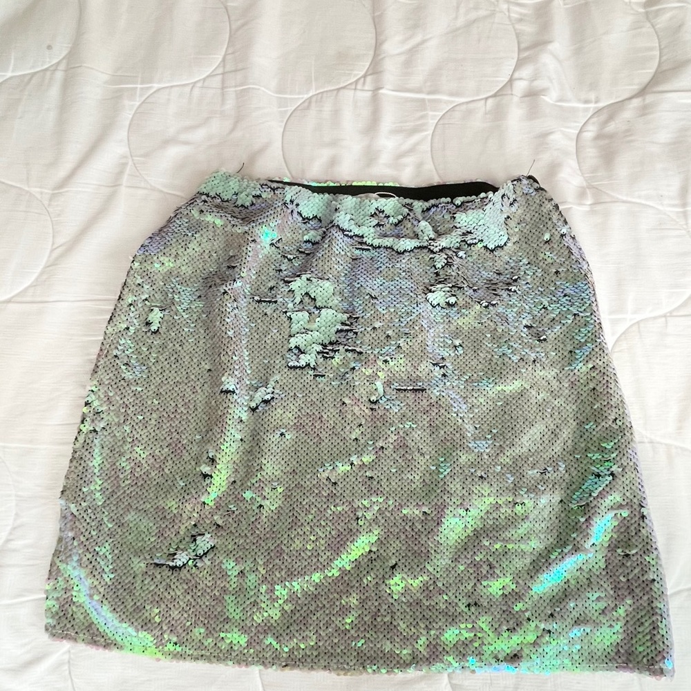 ZARA Sequin Mini-Skirt 🤍